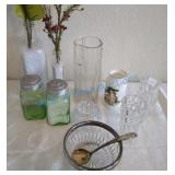 Vases, s/p, more Vases, s/p, more