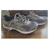 Size 8 brand new Reebok women's shoes Size 8 brand new Reebok women's shoes