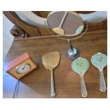 Vanity mirrors and clock Vanity mirrors and clock