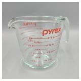 Pyrex 2 Cup Measuring Cup