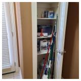 Household & Cleaning Contents of Broomcloset