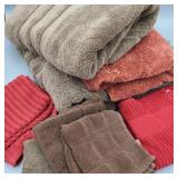 Lot of Towels & Dish Rags in Kitchen Lot of Towels & Dish Rags in Kitchen