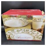 Christmas Dishes NEW 16 Piece Set