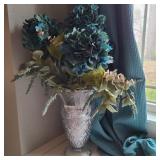 Large Vase & Blue Flower Arrangement / Centerpiecs Large Vase & Blue Flower Arrangement / Centerpiecs
