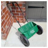 Scotts AccuGreen 1000 Seed Spreader Scotts AccuGreen 1000 Seed Spreader