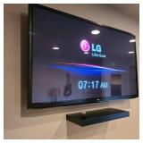 LG 60" Plasma TV Model 60PA6550 w/ Remote