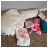 Royal Velvet w/ Pillows & Blankets Lot