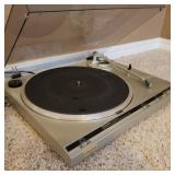 Technics SL-Q200 Turntable Technics SL-Q200 Turntable