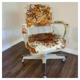Iconic Rolling Flower Chair Iconic Rolling Flower Chair