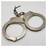 Smith & Wesson Handcuffs w/ Key 132500 Smith & Wesson Handcuffs w/ Key 132500