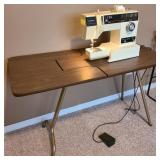 Singer 6223 Sewing Machine w/ Folding Table