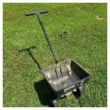 Black True Temper Lawn Seeder