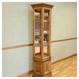 Pulaski Furniture Co. Curio Cabinet