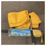 Box #173 Sham-wow Mop & Towels