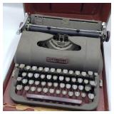 Vintage Underwood Typewriter Vintage Underwood Typewriter