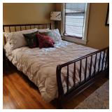 Spindle Sleigh Bed w/ Bedding Spindle Sleigh Bed w/ Bedding