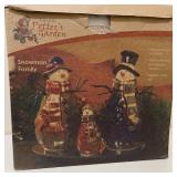 Potters Garden Snowman Family