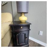 End Table w/ Lamp