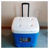 Igloo Ice Cube Rolling Cooler