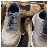 Lot of Ladies Shoes, 9 & 9 1/2 W Lot of Ladies Shoes, 9 & 9 1/2 W