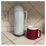 Aladdin Vacuum Bottle w/ Thermos Cup Aladdin Vacuum Bottle w/ Thermos Cup