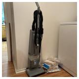 Lindhaus Upright Vacuum w/ Bags