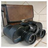 Vintage Bushnell Banner Insta-Focus Binoculars Vintage Bushnell Banner Insta-Focus Binoculars