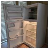 Frigidaire FRT21P5AW9 Refrigerator / Freezer