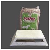 Red Cedar Bedding w/ Small Wood Stool