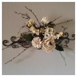 Metal Floral Themed Wall Decoration