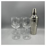 4 Wine Glasses w/ Cocktail Mixer 4 Wine Glasses w/ Cocktail Mixer