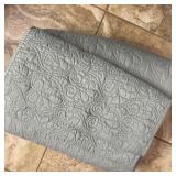 King Size Bedspread w/ 2 Pillow Shams King Size Bedspread w/ 2 Pillow Shams
