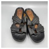 Ladies Structured Clarks Sandals 7 1/2M