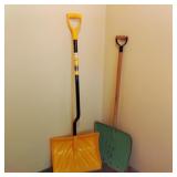 2 Snow Shovels 2 Snow Shovels