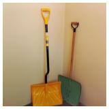 2 Snow Shovels