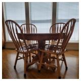 Shin-Lee Oak Dining Table w/ 4 Chairs