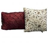 2 Decorative Pillows