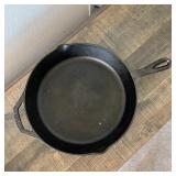 Lodge 2 USA 10 SK Skillet