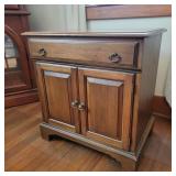 Vintage Pennsylvania House End Table Vintage Pennsylvania House End Table