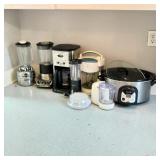 Large Lot of Kitchen Appliances Large Lot of Kitchen Appliances