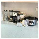 Large Lot of Kitchen Appliances