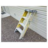 4' Step Ladder 4' Step Ladder