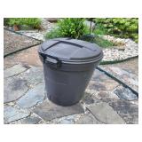 32 Gallon Garbarge Can 32 Gallon Garbarge Can