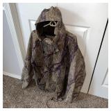 Cabelas Men's L Hunting Jacket Set Cabelas Men's L Hunting Jacket Set