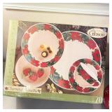 #1 Vintage Gibson Charming Poinsettia Dinnerware