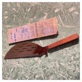 John Deere Pan Drainer/ Knife John Deere Pan Drainer/ Knife