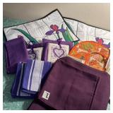 Hot Pads, Napkins & 2 Tablecloths Hot Pads, Napkins & 2 Tablecloths