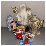 Lot of Santa's in Green Tin Lot of Santa's in Green Tin
