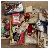 Ornaments w/ Jingle Bell Christmas Tree Ornaments w/ Jingle Bell Christmas Tree