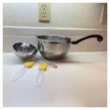 2 Strainers w/ Silicone Basting Tools 2 Strainers w/ Silicone Basting Tools